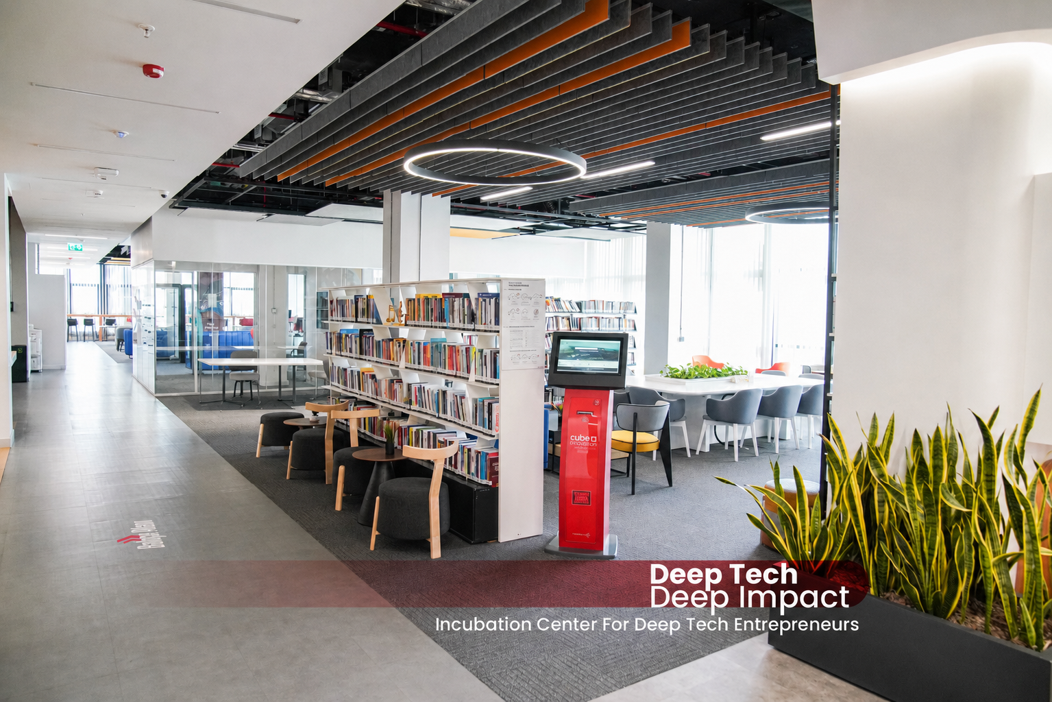 RTT Intelligence office environment